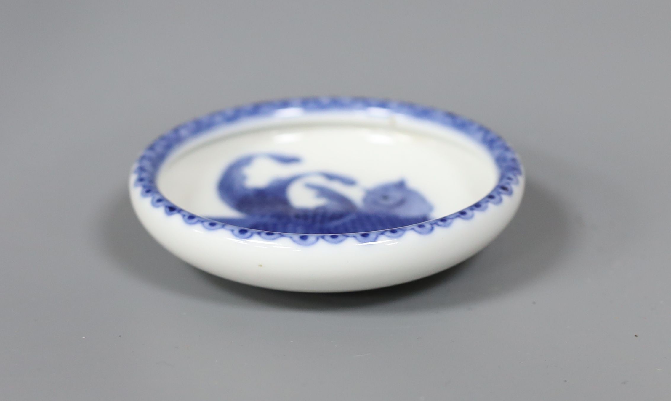 A Chinese blue and white porcelain brush washer, 10cm